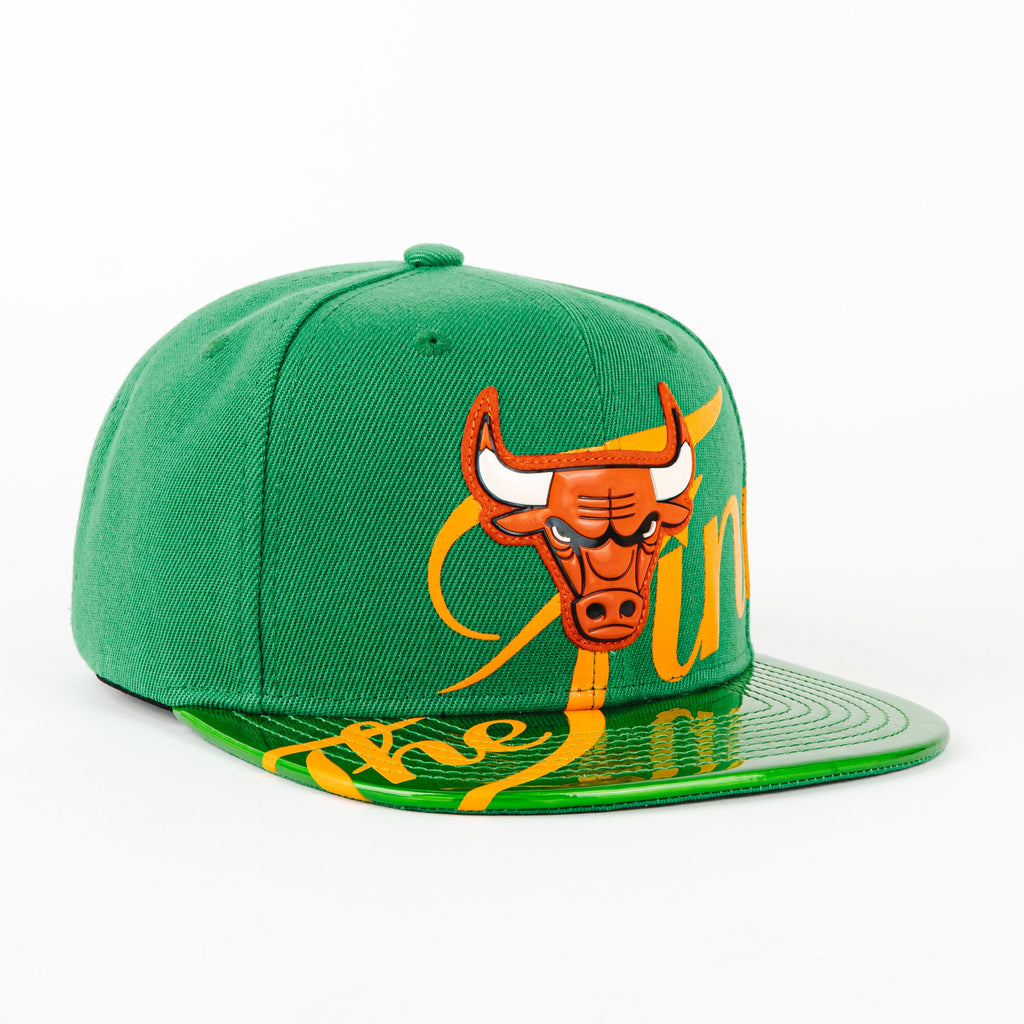 GORRA MITCHELL & NESS BULLS FINALS WRAP GREEN