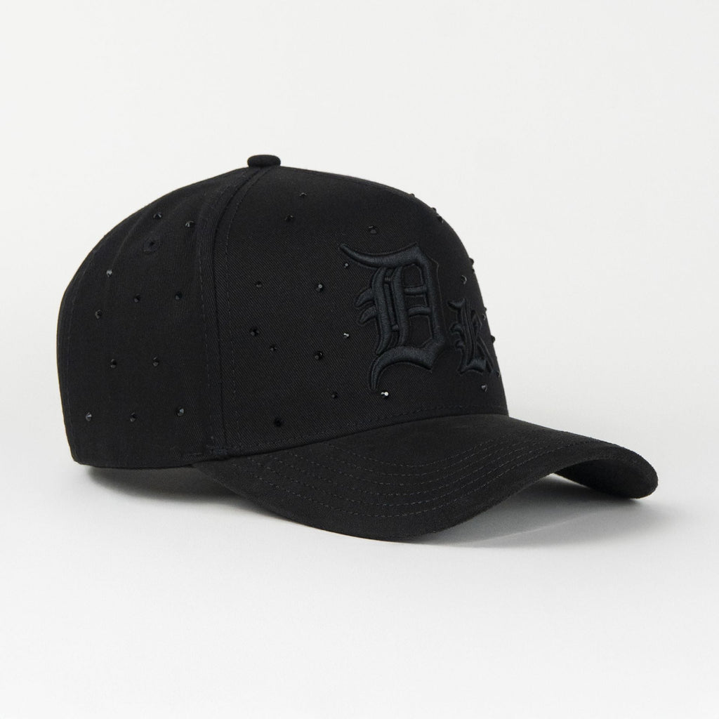 Gorra Dakaps DK CRISTALES ALL BLACK VISOR SUEDE | Snapback Visera Curva