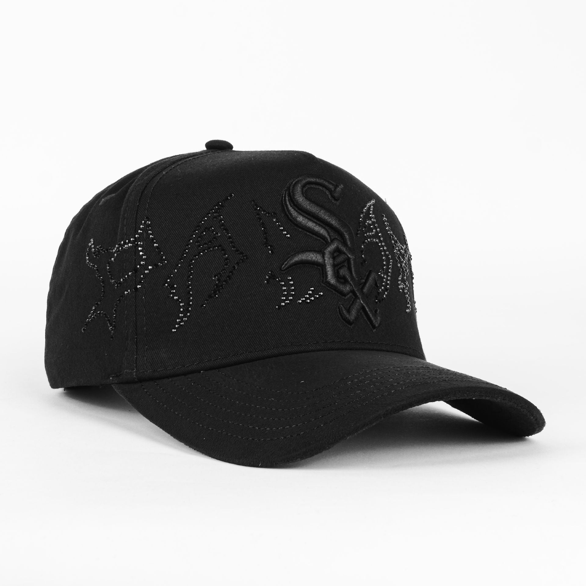 Gorra DAKAPS SOX CRISTALES BLK VISOR SUEDE  | Snapback Visera Curva