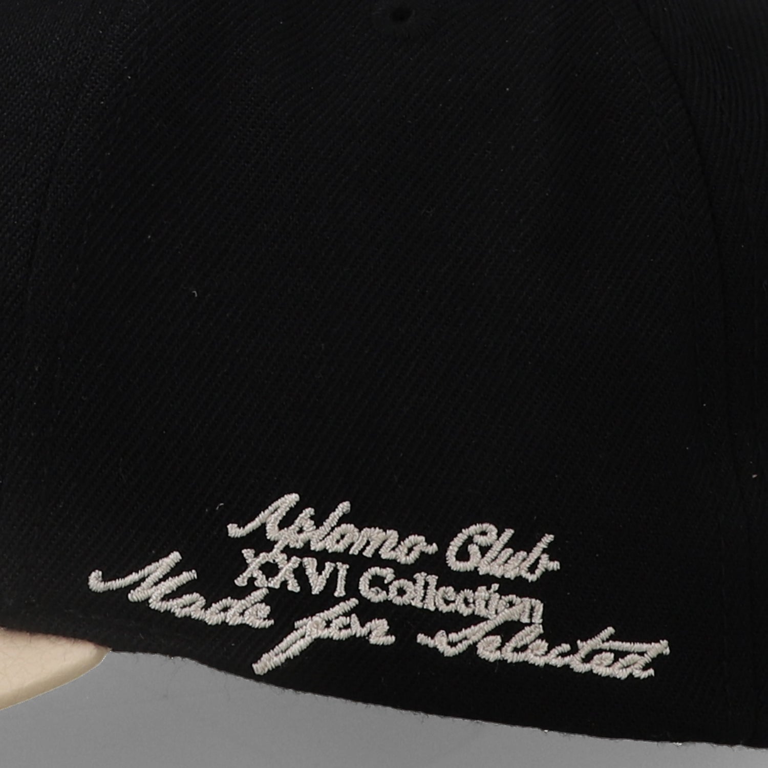Gorra Aplomo AP Made For Selected 7079 Negro Beige Unitalla