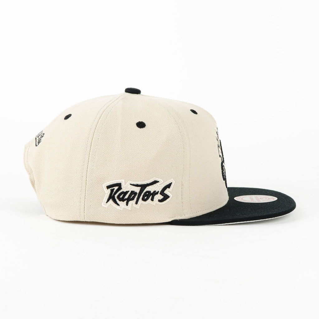 GORRA MITCHELL & NESS RAPTORS EVERGREEN CREAM/BLK
